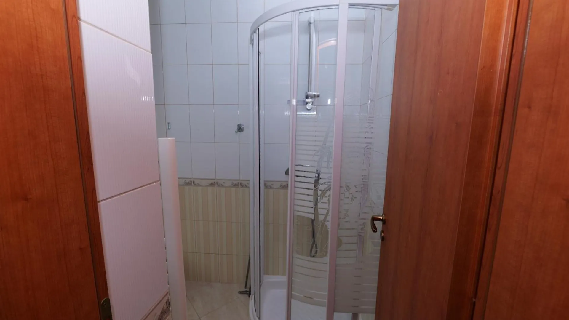 Hotel Vila Viktoria Golem