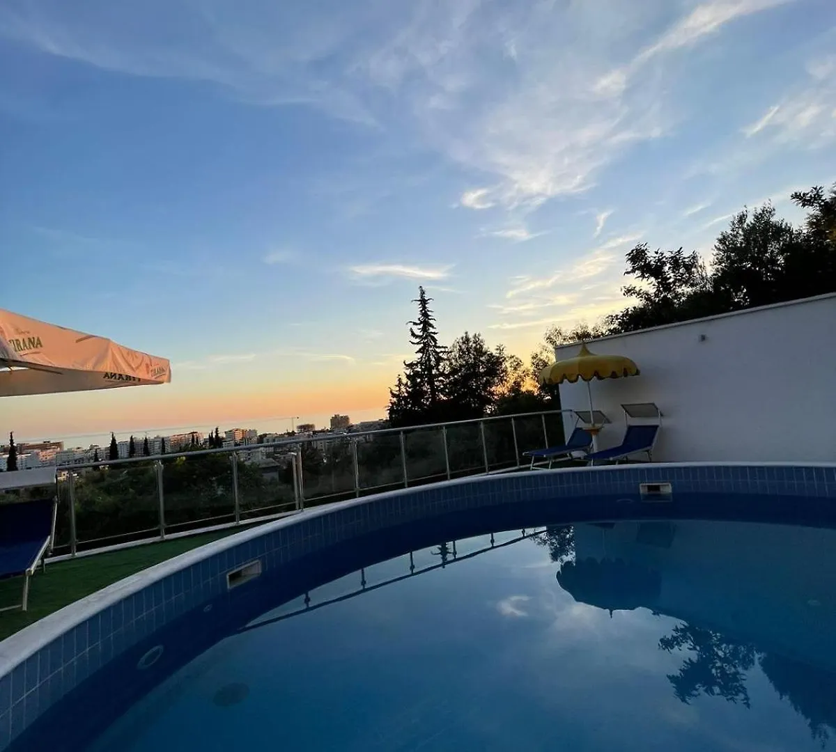 Vila Viktoria Golem Albânia